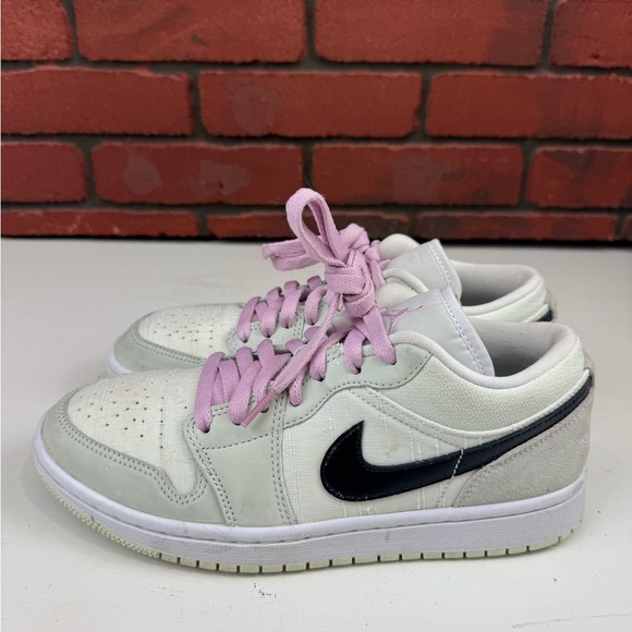 Nike Women's White and Light Pink Sneakers - Picture 2 of 6
